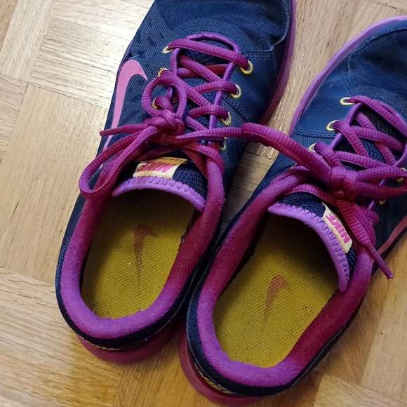 Nike shoes - Picture 5 of 6